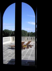 upper foyer to terrace 220x300